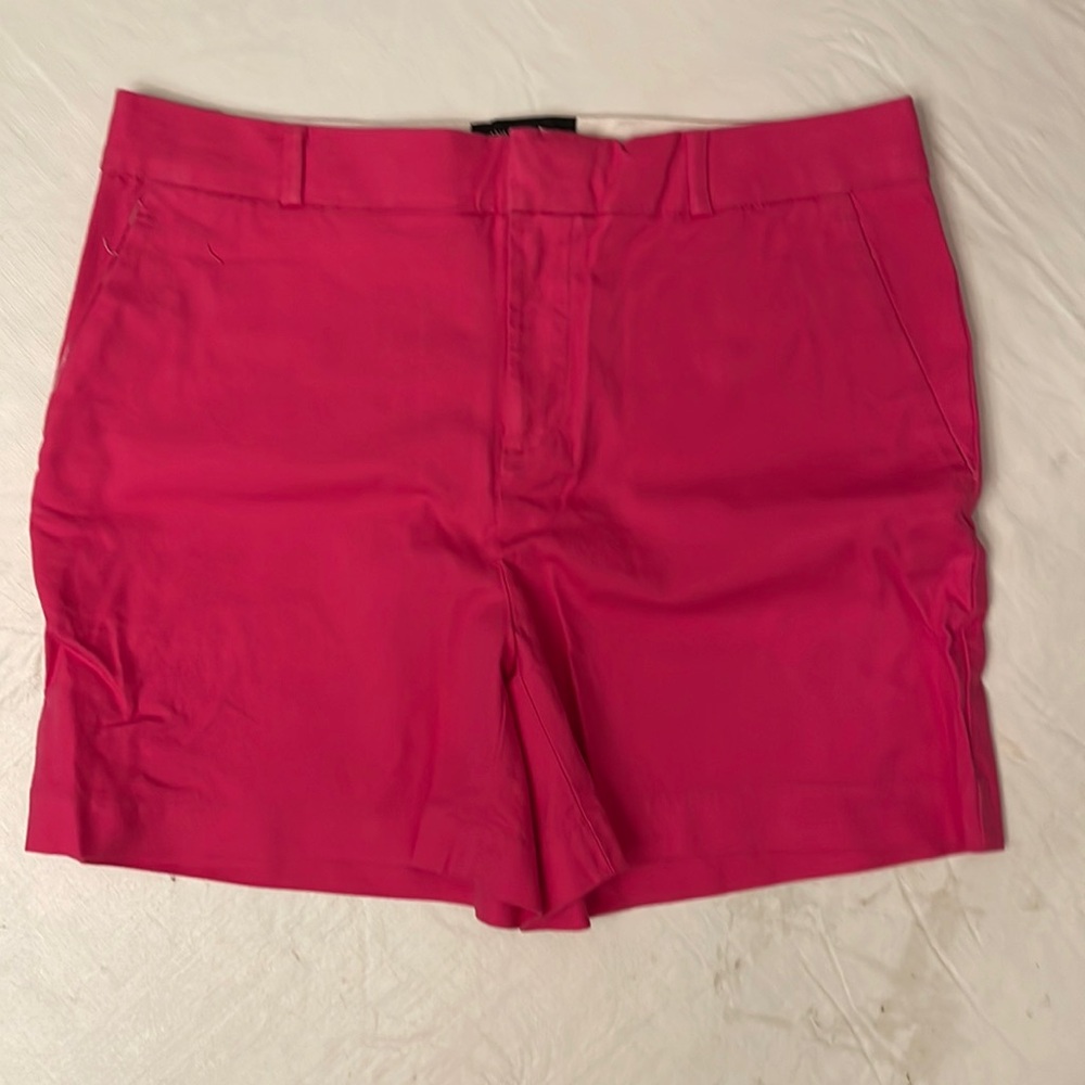 Banana Republic shorts. Size 6. Hot Pink. NWT